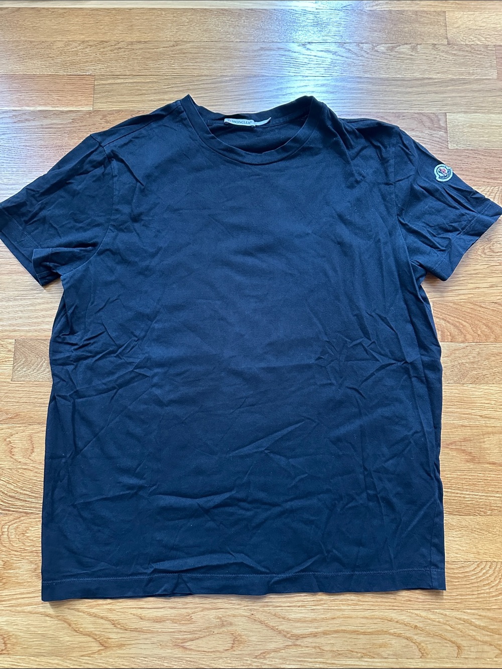 Moncler Black Short-Sleeve Crewneck T-Shirt w/ Sleeve Logo size Medium Good Cond - Picture 4 of 10